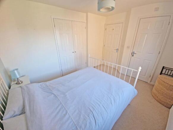 bedroom2c.jpg