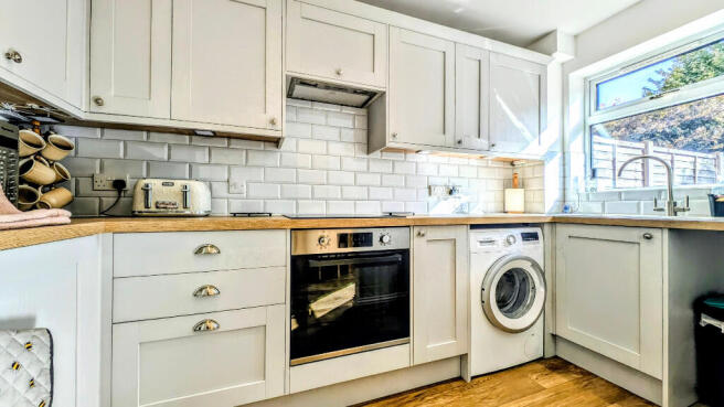 Alexandra Court, Bordon, Hampshire, GU35 photo 4