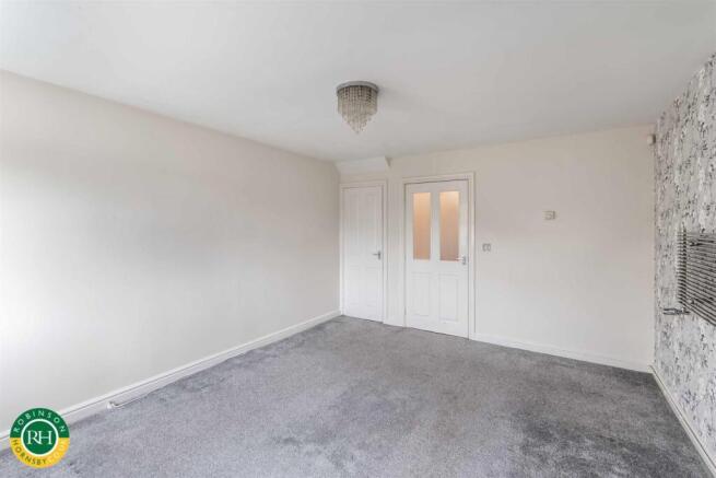 4 bed House for sale Image 7