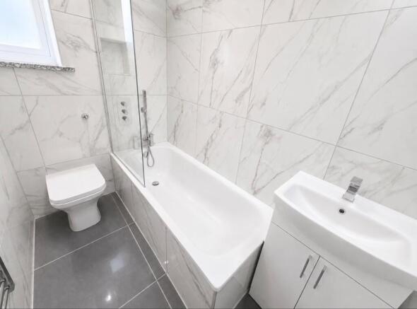 London Road, Westcliff-On-Sea, SS0 photo 4
