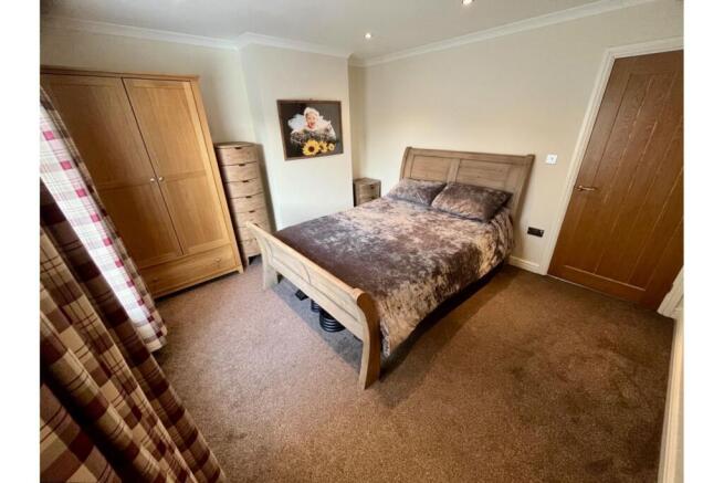 2 bed Semi-Detached for sale Image 11