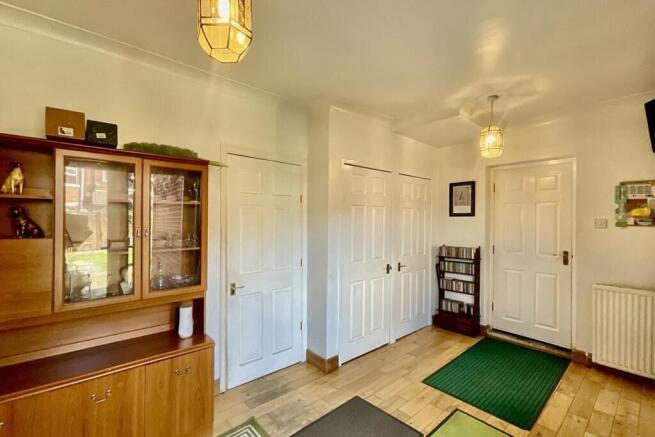 3 bed Semi-Detached to rent Image 6