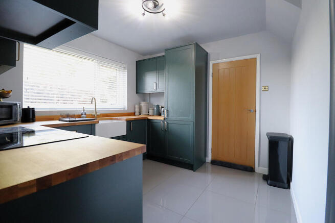 4 bed Detached for sale Image 7