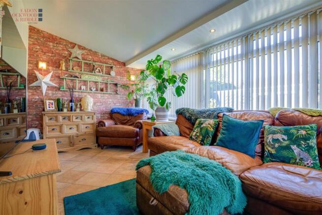 4 bed Detached for sale Image 6