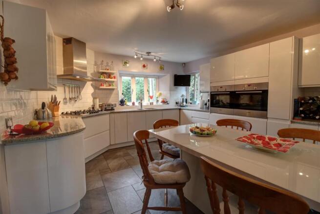 Kitchen ii.jpg