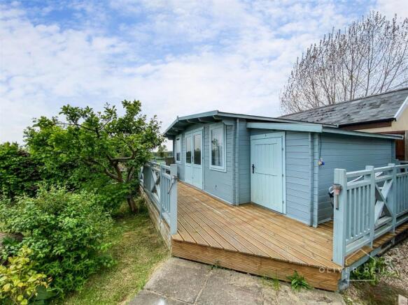 Detached Cabin/ Home Office 774
