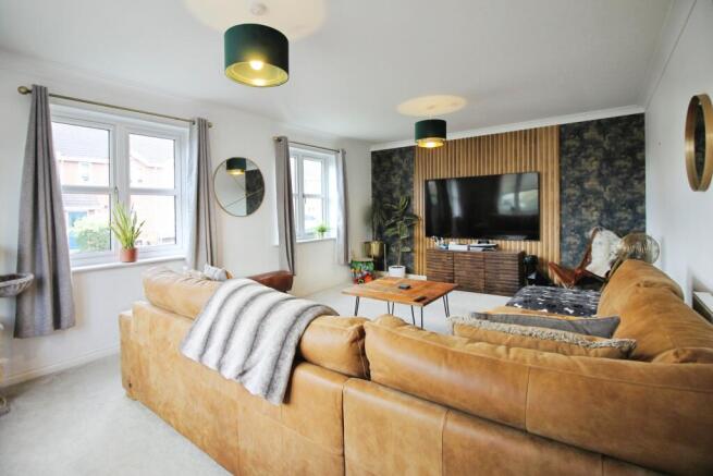 4 bed Detached for sale Image 4
