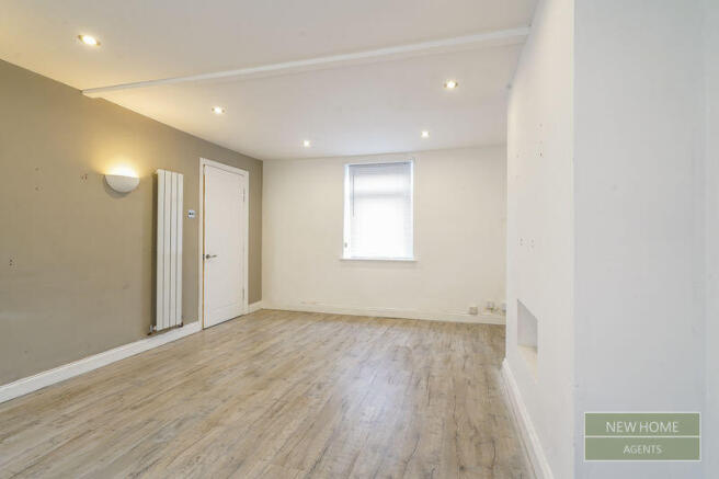 3 bed Semi-Detached for sale Image 4