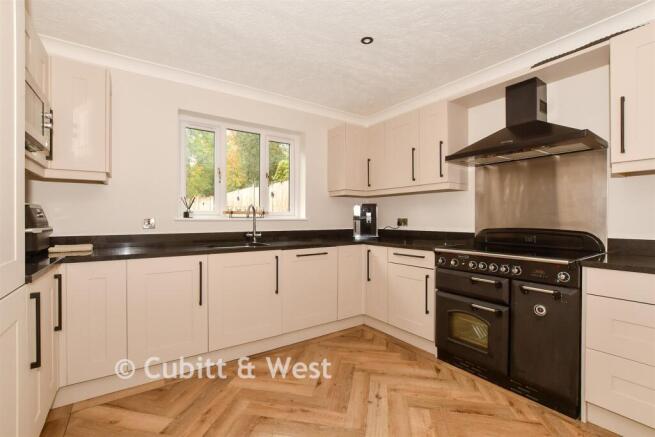 Mill Mead, Ashington, West Sussex photo 4
