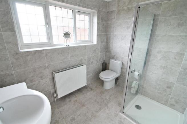 EN-SUITE TO MASTER BEDROOM