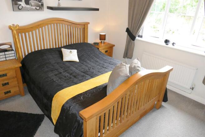 Bed 1 b