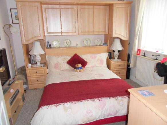 BEDROOM 2