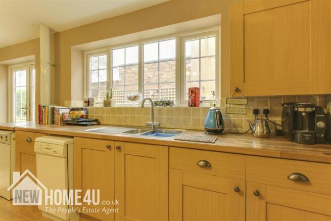 KITCHEN / BREAKFAST/ DINING ROOM