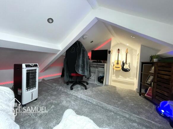 Attic spaceC.JPG