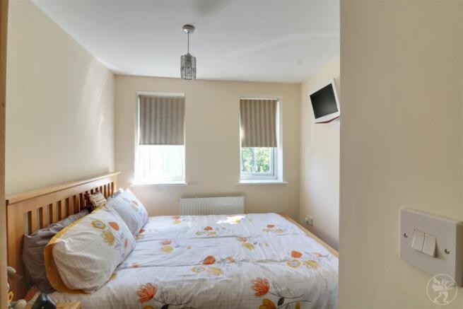 Bedroom 1.jpg