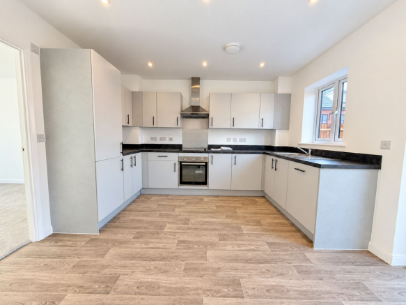 Simpson Road, Walton, MK7 photo 3