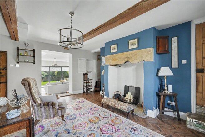 5 bed Semi-Detached for sale Image 9