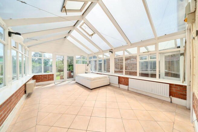 5 bed Detached Bungalow for sale Image 8