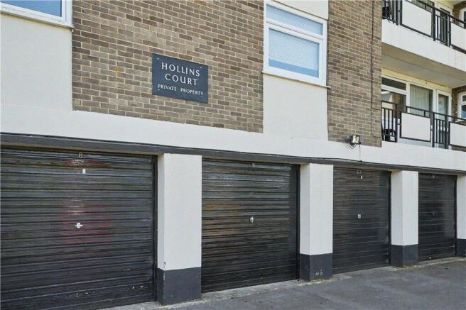 2 bed Apartment for sale Image 12