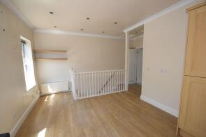 107, Blackshaw Road, London SW17 0BU