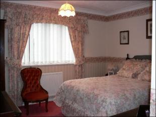 bed with en-suite
