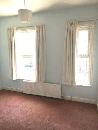 Front Bedroom 1.JPG