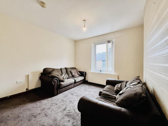 2 bed Duplex to rent Image 5