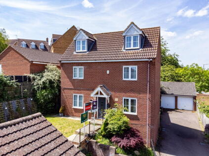 Hunt Close, Wellingborough, NN8 4HG