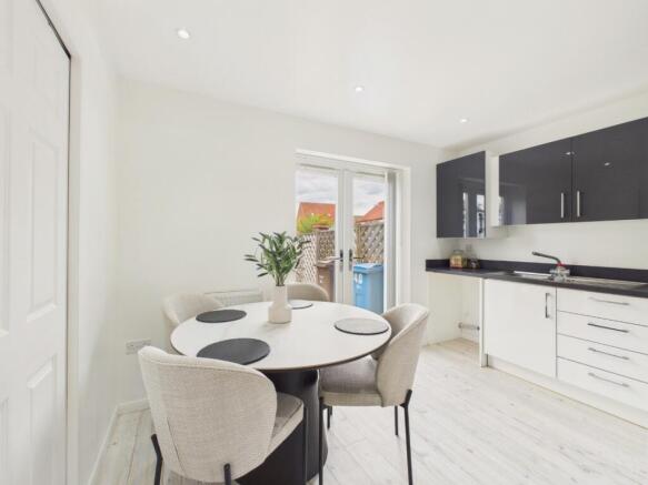 2 bed Terraced for sale Image 6