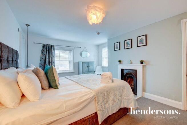 6 bed Town House for sale Image 12