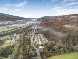 9, Clos Yr Ysgol, Neath SA11 4AQ