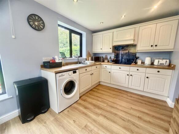 3 bed Detached for sale Image 7