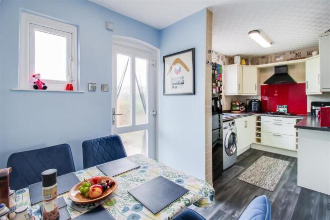 41 Oakwood Avenue, Kitchen Diner (19).jpg