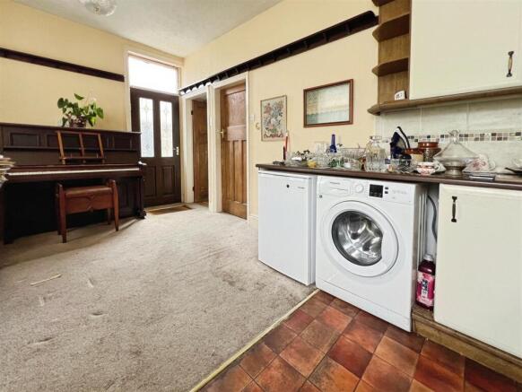 2 bed Semi-Detached for sale Image 8