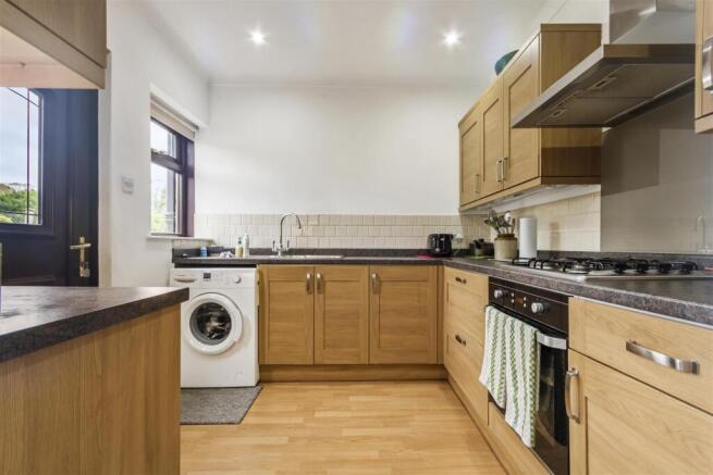 4 bed Semi-Detached for sale Image 5