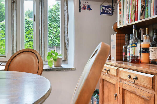 5 bed Detached for sale Image 7