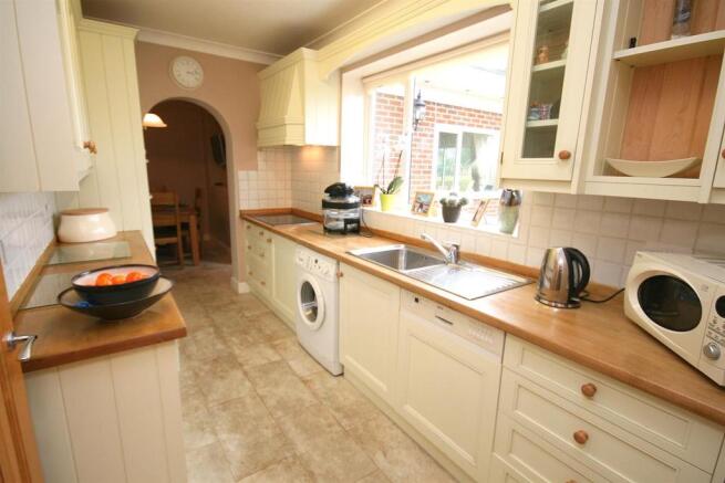 Kitchen to Breakfast Room