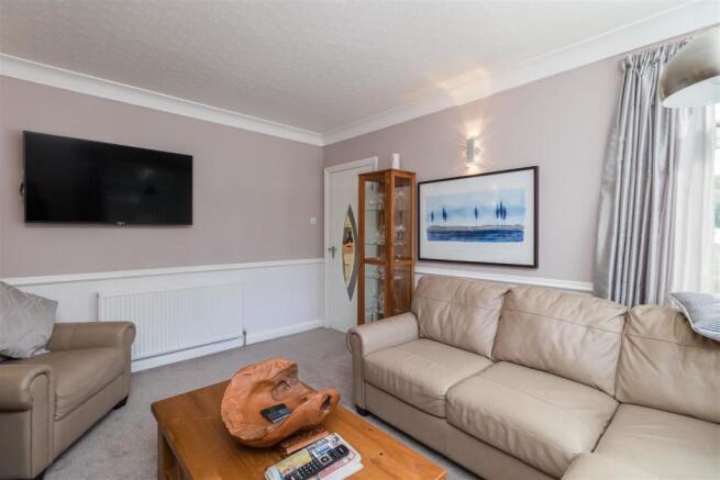Welham Road 19-Living Room B.jpg
