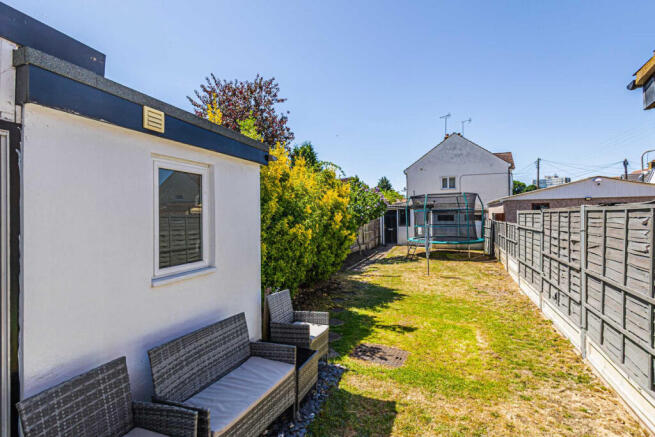Rayleigh Road, Leigh-on-Sea, SS9 photo 4