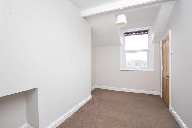 4 bed Terraced to rent Image 12