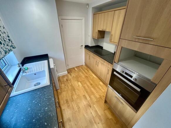 kitchen 1.jpg