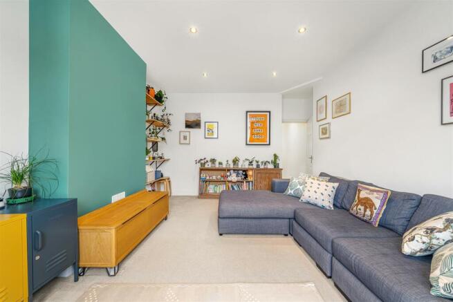 1, 73 Thornlaw Road-6.jpg