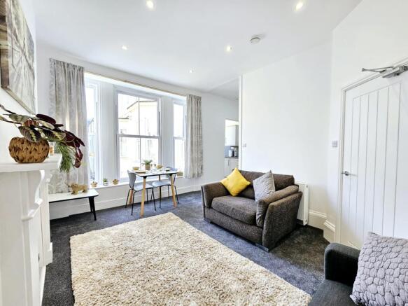 5 bed Block of Apartments for sale Image 9
