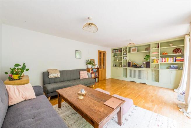 63 Burstead Close-10.jpg