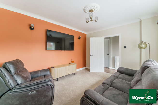 2 bed Semi-Detached Bungalow for sale Image 6