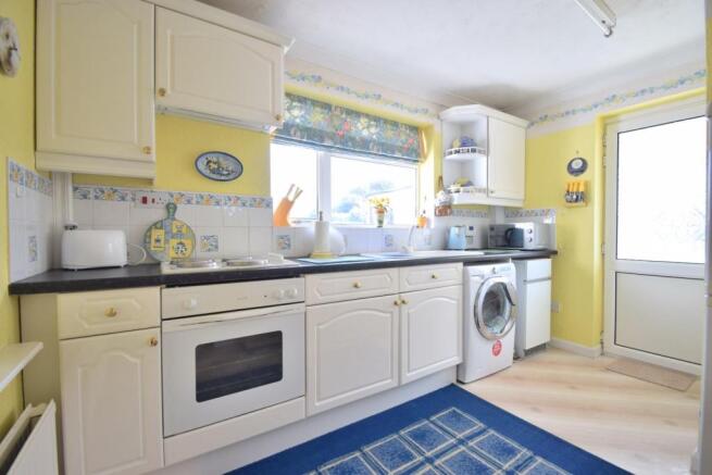 16 Portsdown Way Kitchen(6).JPG