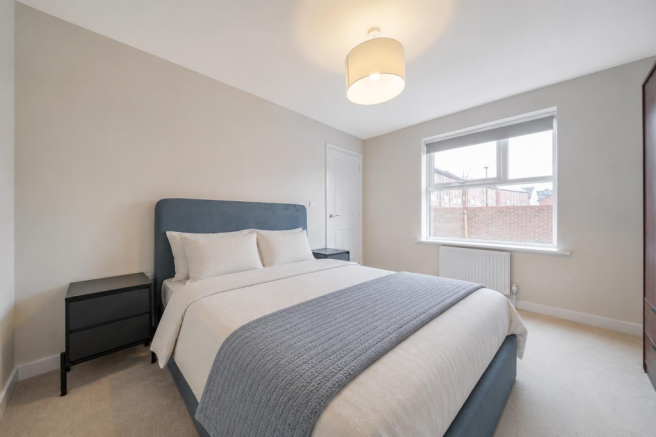 2 bed Apartment to rent Image 11