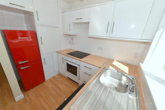 harborne-court-kitchen-02.JPG