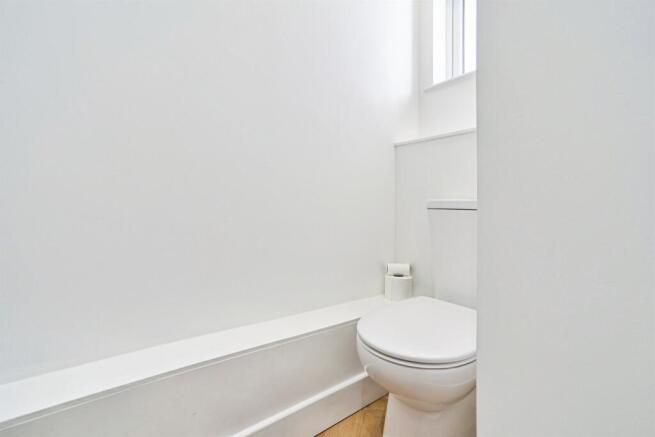 3 bed Terraced for sale Image 11