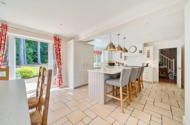 1295334-26-682ced...